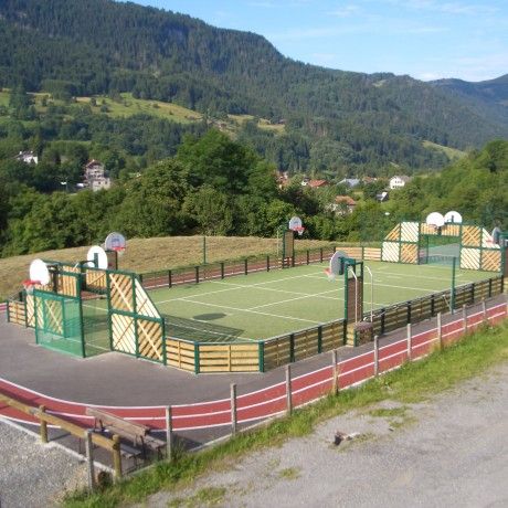 Terrains de sport et équipements
